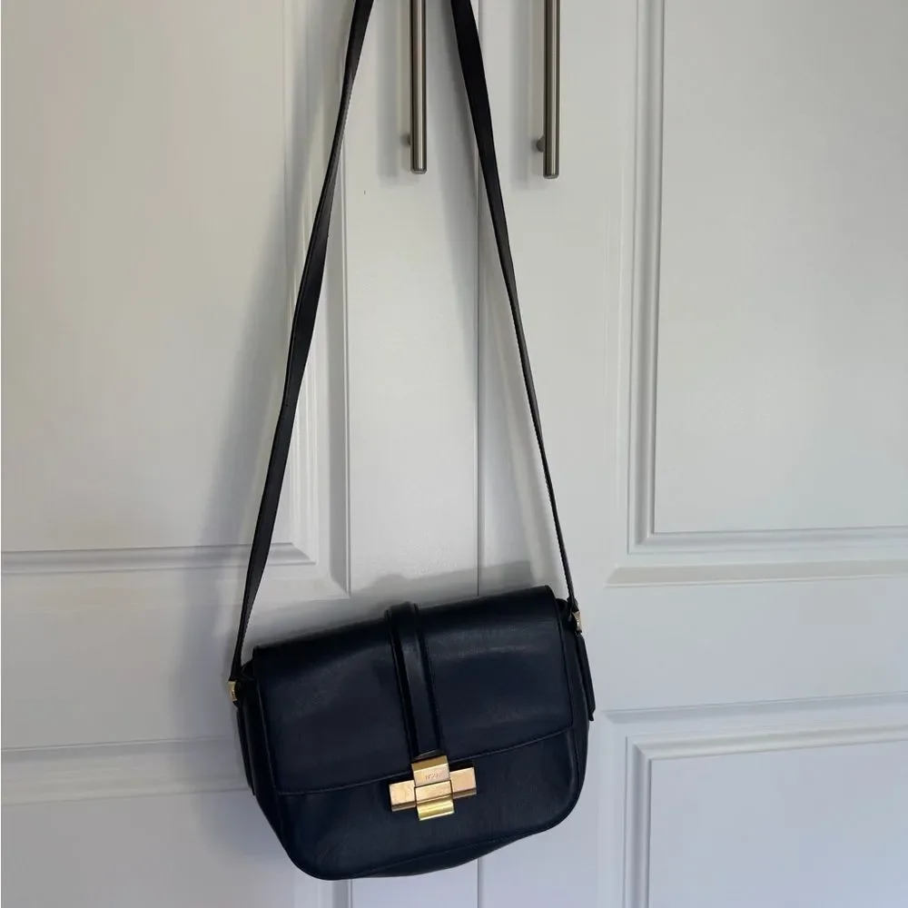 N21 Black Leather Shoulder Bag Gold Hardware Made in Italy $1,100